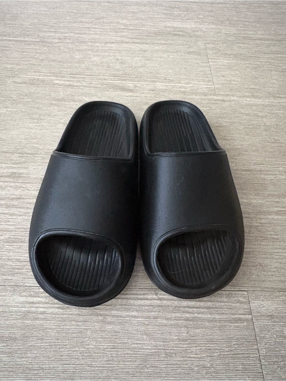 Black Slip-On Cushioned Women's Slide Sandals